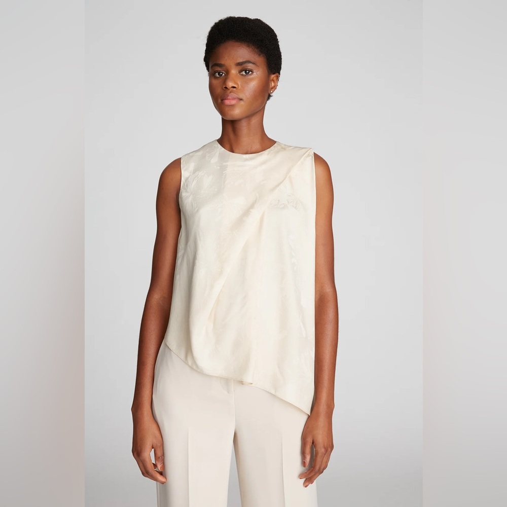 NWT Halston Whitley Top in Floral Jacquard